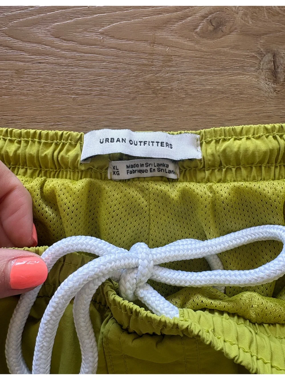 UO mens volley short, XL . NWOT